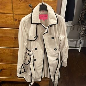 Betsy Johnson black and beige rain jacket